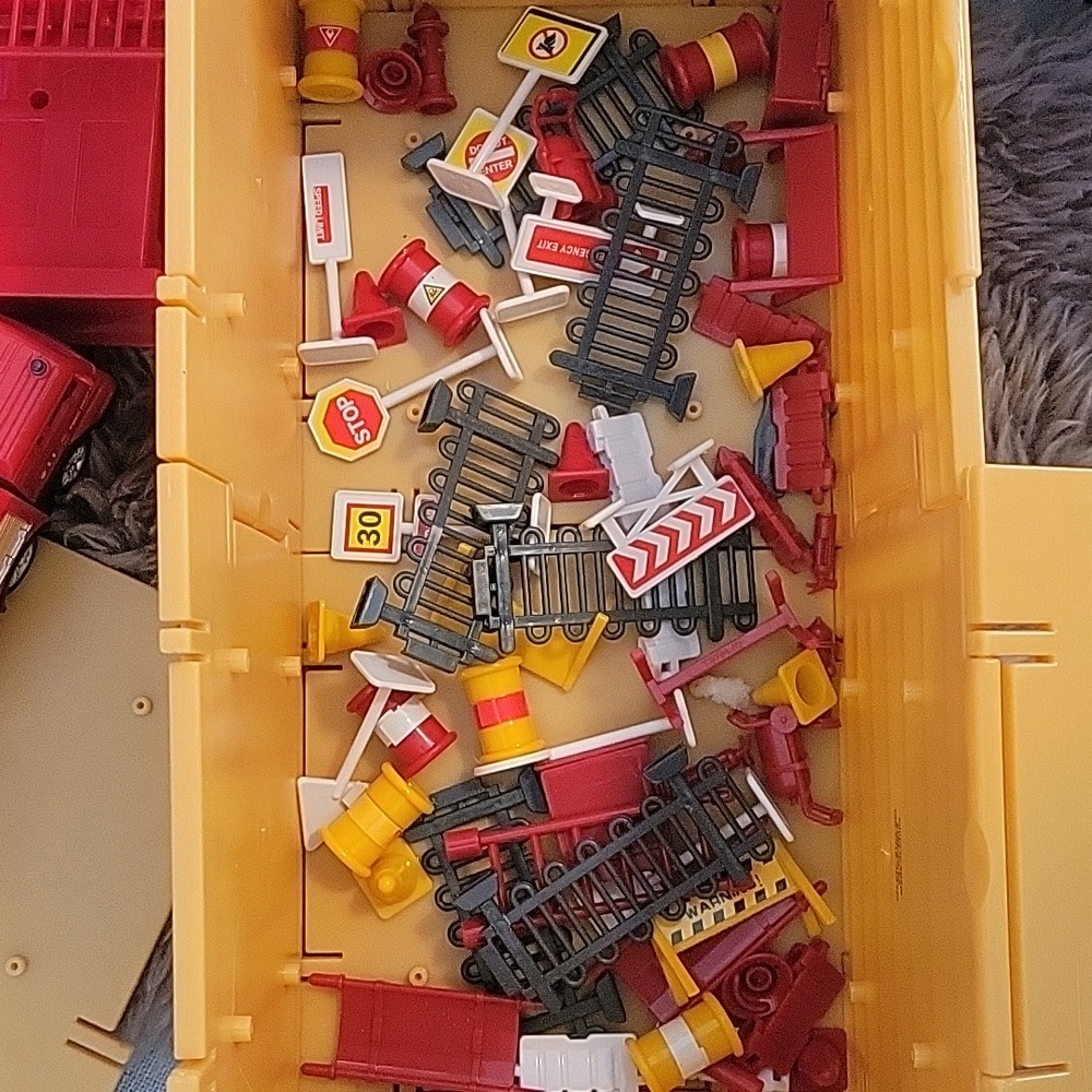 Toy Set 🚒 🔥 - Picture 7 of 10